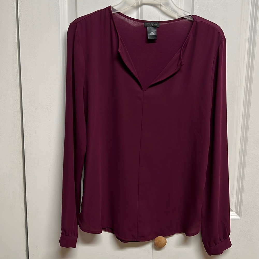 Ann Taylor Factory Burgundy Long Sleeve Sheer Modal V Neck Top size XS